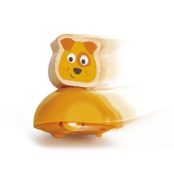 HAPE Perrito naranja coche